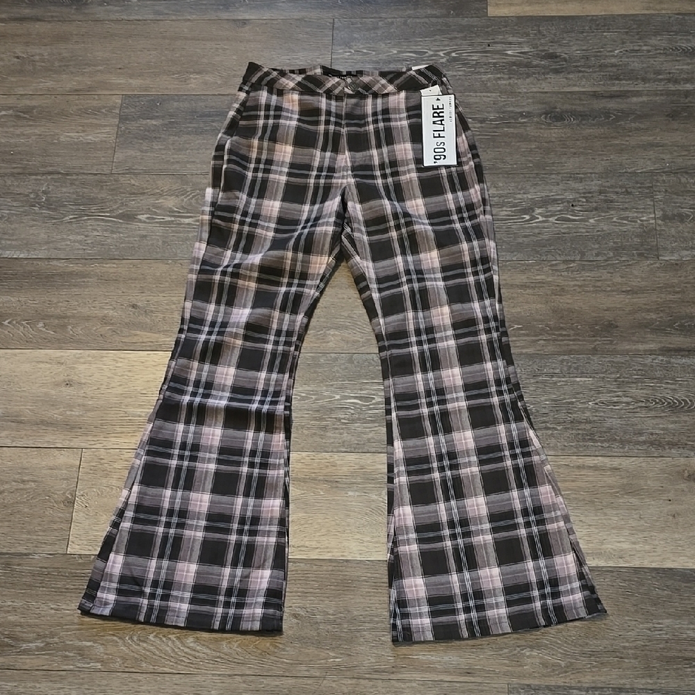 Almost Famous Women's Size 7 90's Flare Jeans Pants New w/ Tags!